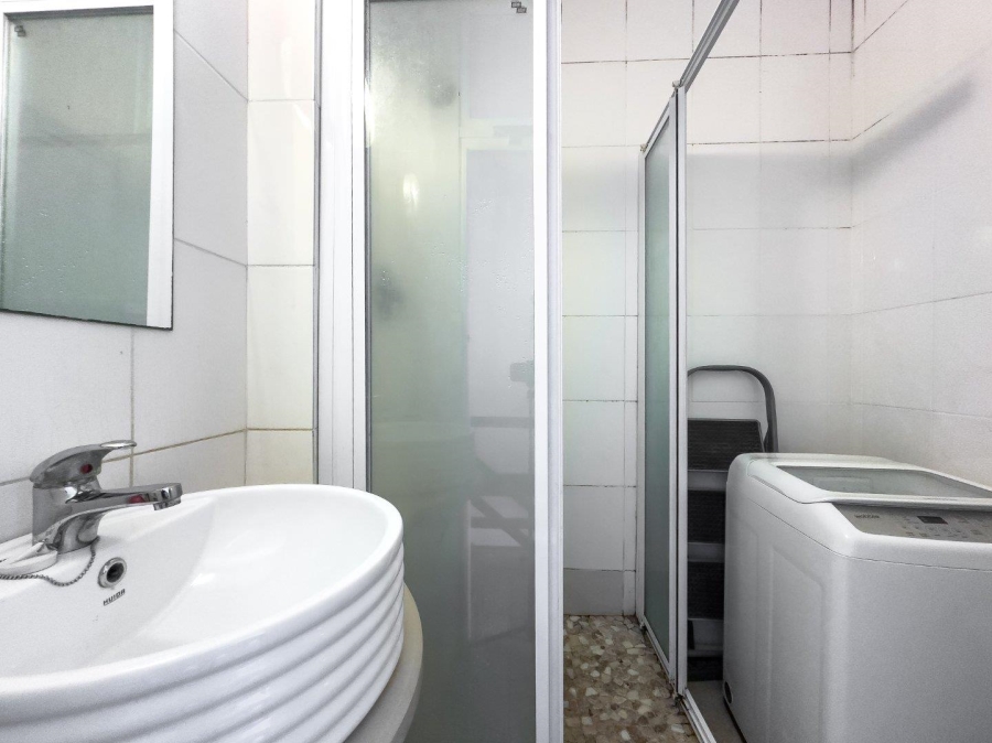 2 Bedroom Property for Sale in Loevenstein Western Cape